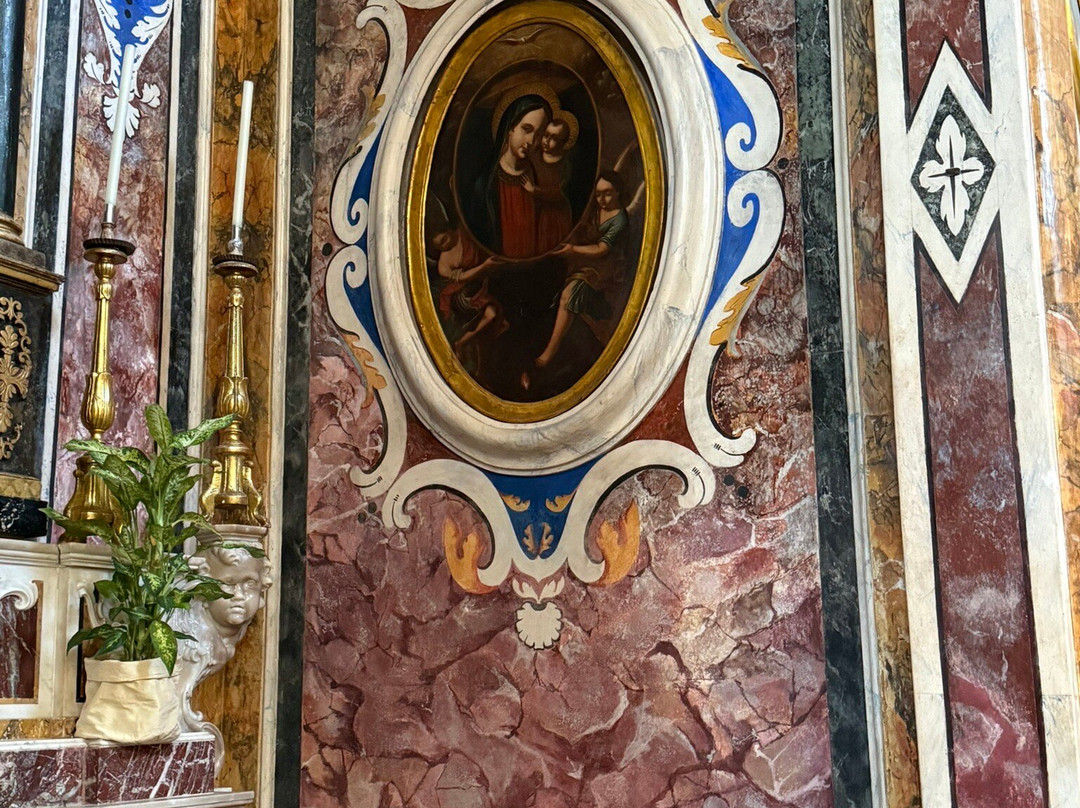 Chiesa Madre di S. Maria Assunta-波利尼亚诺阿马雷必去景点