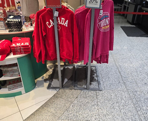 TripAdvisor Store at Toronto Pearson-米西索加必去景点