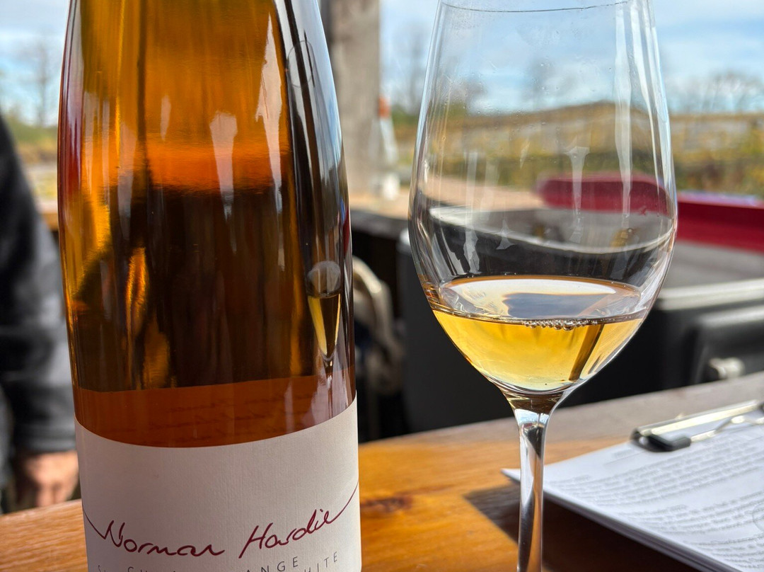 Norman Hardie Winery and Vineyard-Hillier必去景点