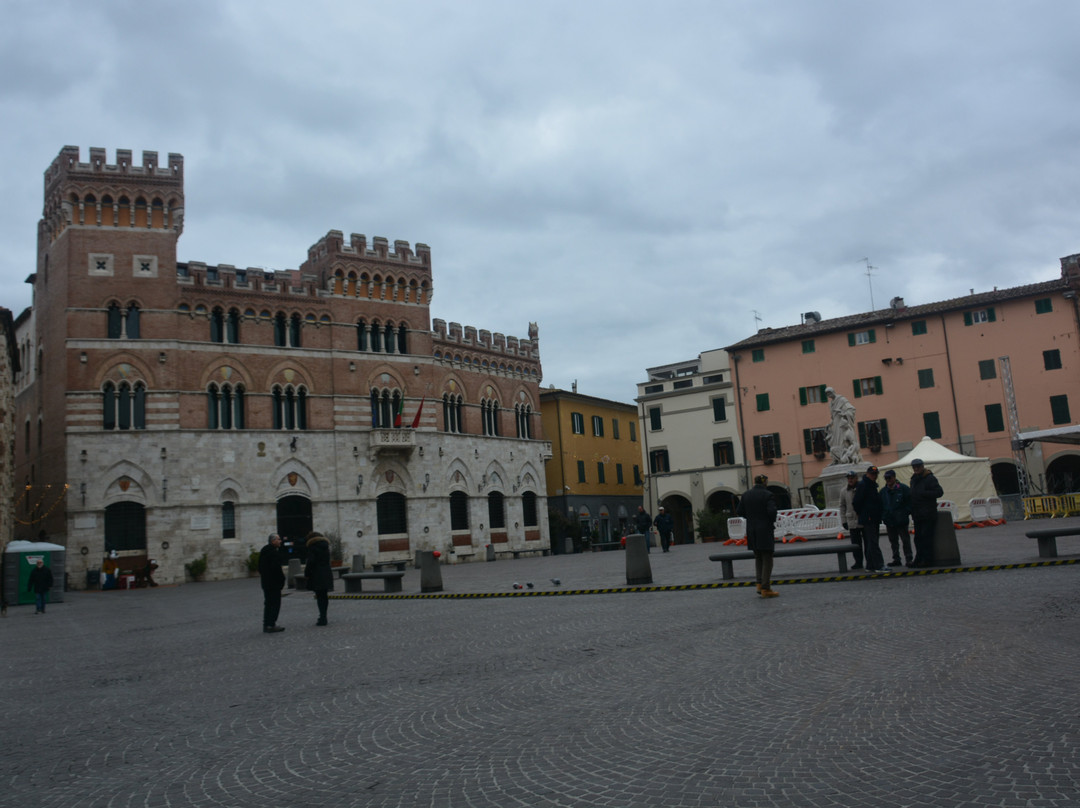 Piazza Dante-格罗塞托必去景点