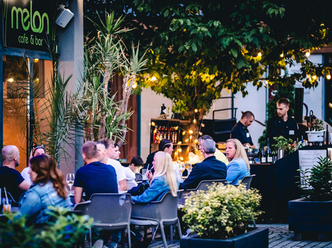 Melon Cafe & Bar