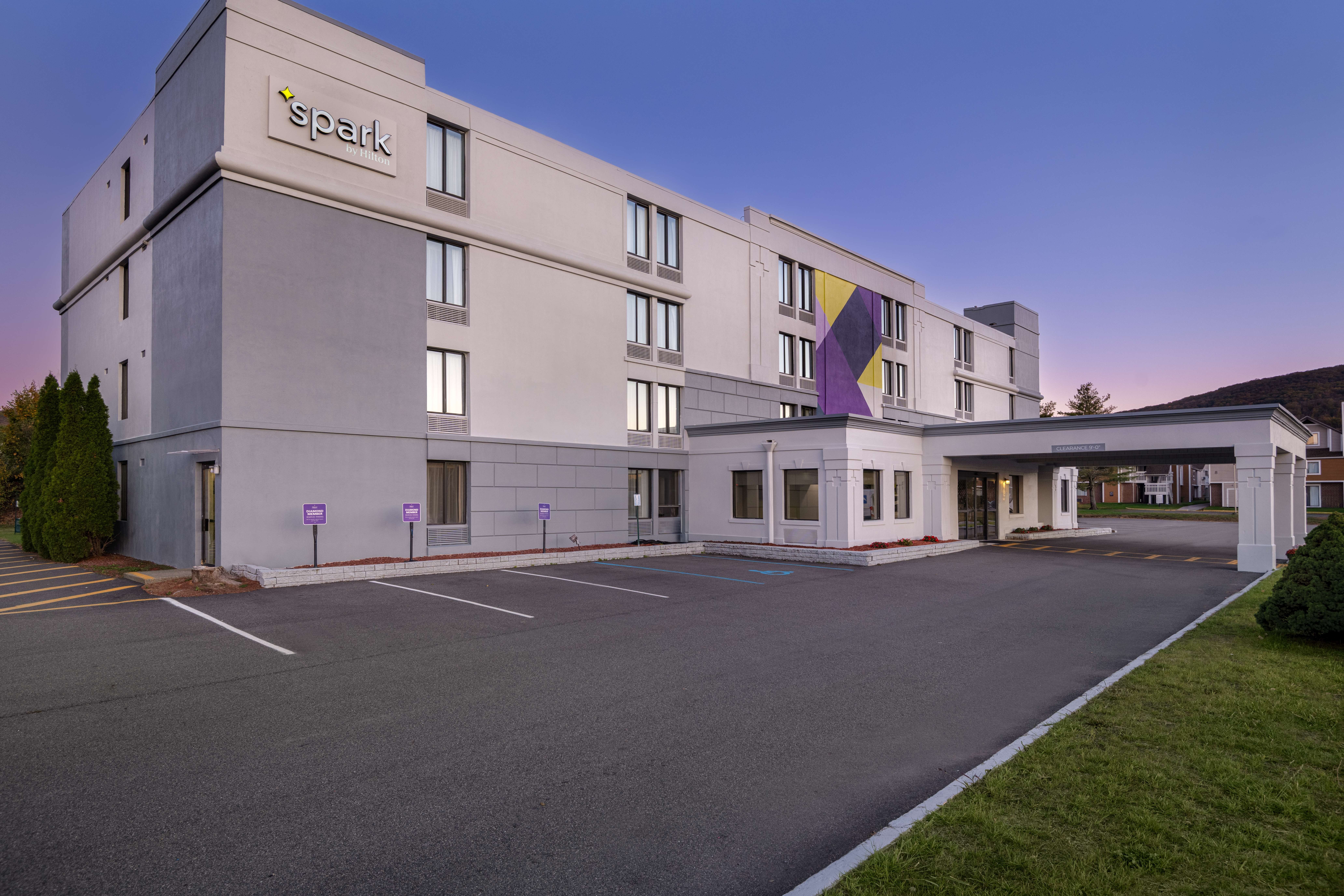 Spark by Hilton Fishkill-浴室