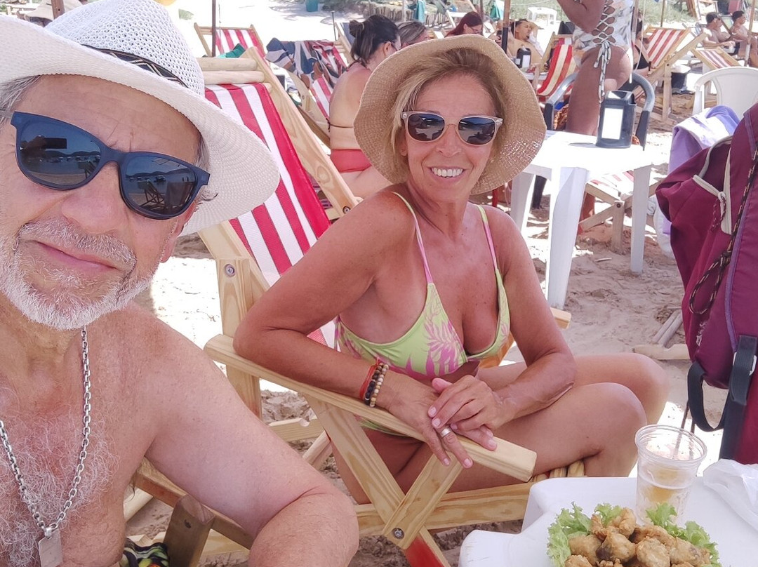 Praia João Fernandes-布基亚斯必去景点