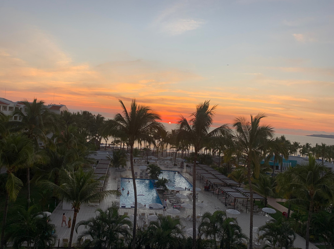 巴亚尔塔悦宜湾酒店主图