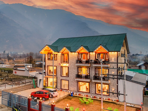 Hotel classy castle pahalgam