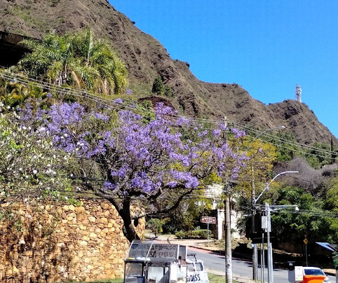 Praca Israel Pinheiro-贝洛哈里桑塔必去景点