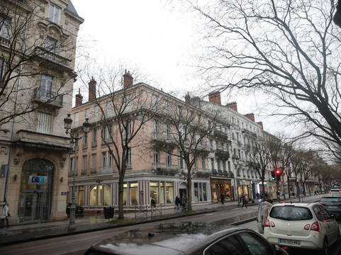 Boulevard de la République-索恩河畔沙隆必去景点