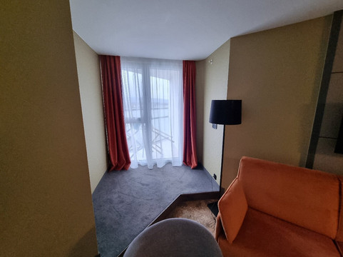 海利肯酒店主图