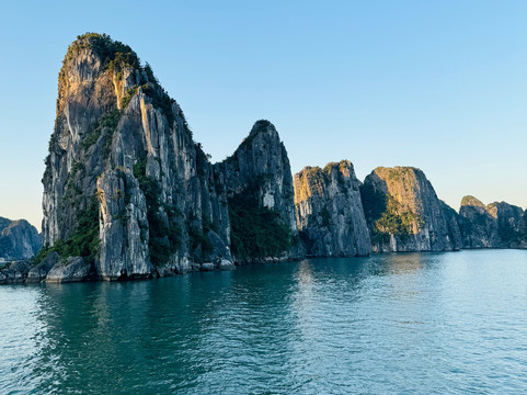 Amethyst Day Cruise-下龙湾必去景点