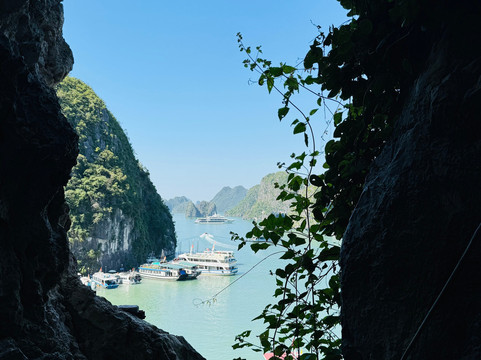 Amethyst Day Cruise-下龙湾必去景点