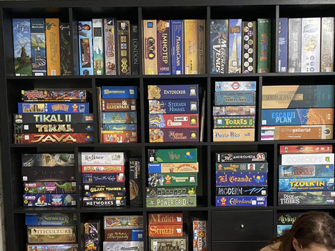 The Dell House主图