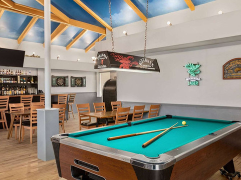 蒙克顿戴斯套房酒店主图