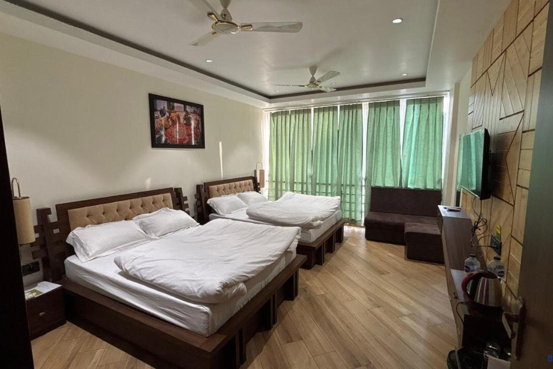 Hotel Buransh