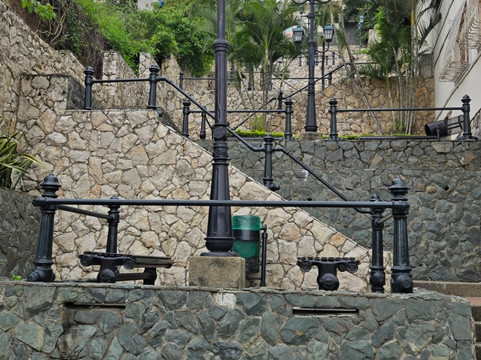 拉斯佩尼亚斯-瓜亚基尔必去景点