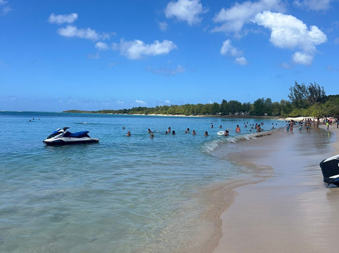 Anse du Souffleur-Port-Louis必去景点