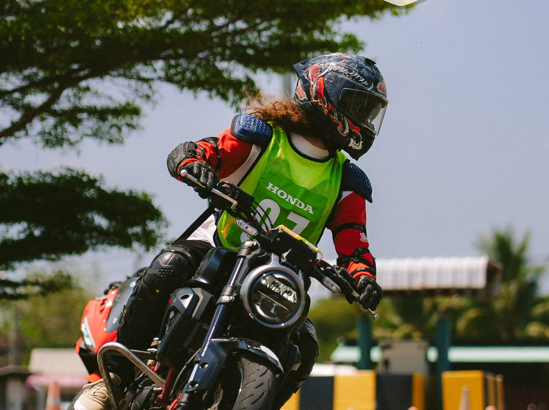 Customgarage-普吉镇必去景点