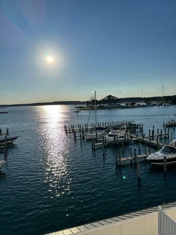 肯特海峡及码头凯悦嘉轩酒店主图