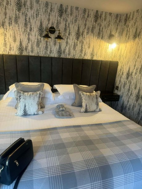 茅草屋檐酒店-官方