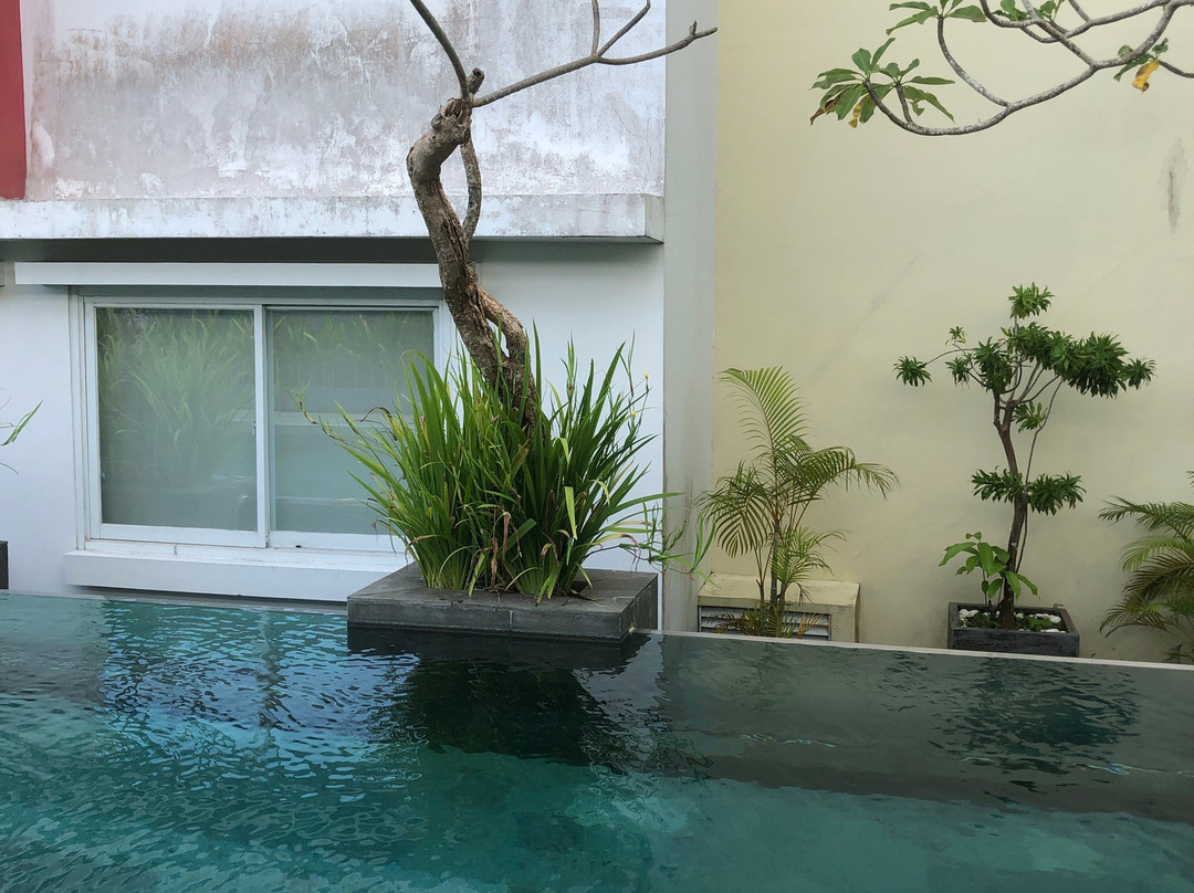 金巴兰苏黎快捷酒店主图