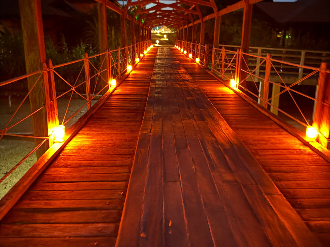 卡瑙比妮雅海滩度假村主图