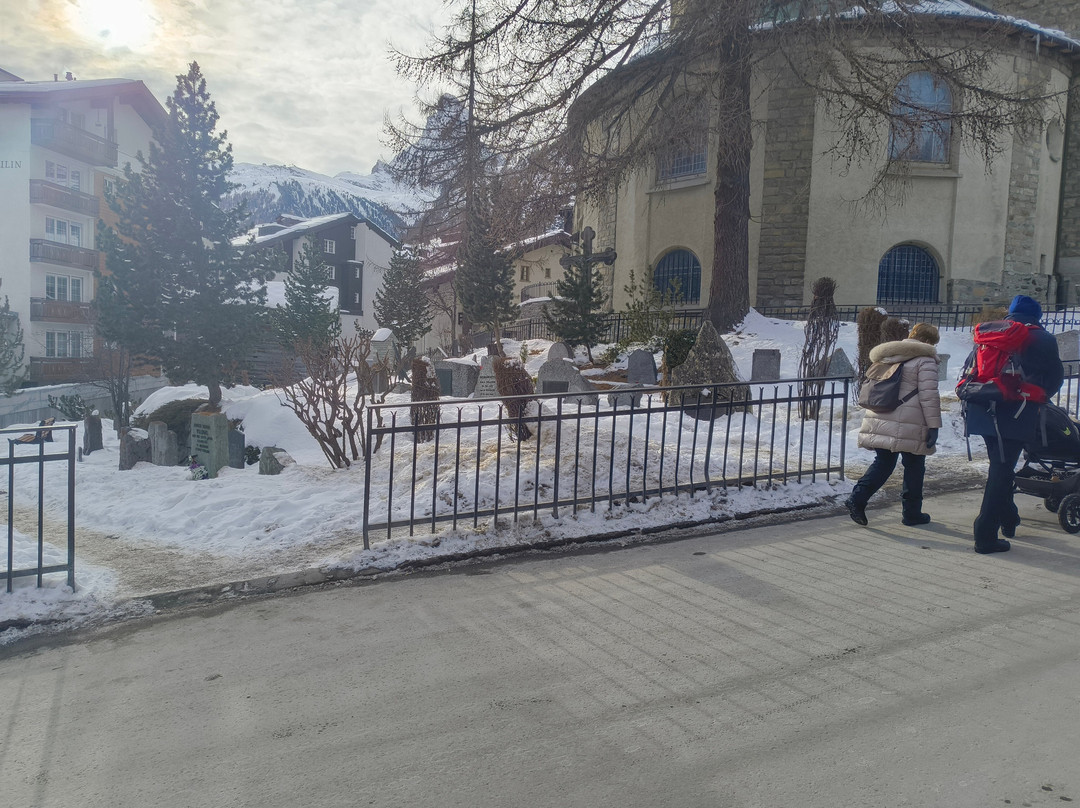 Mountaineers' Cemetery-策马特必去景点