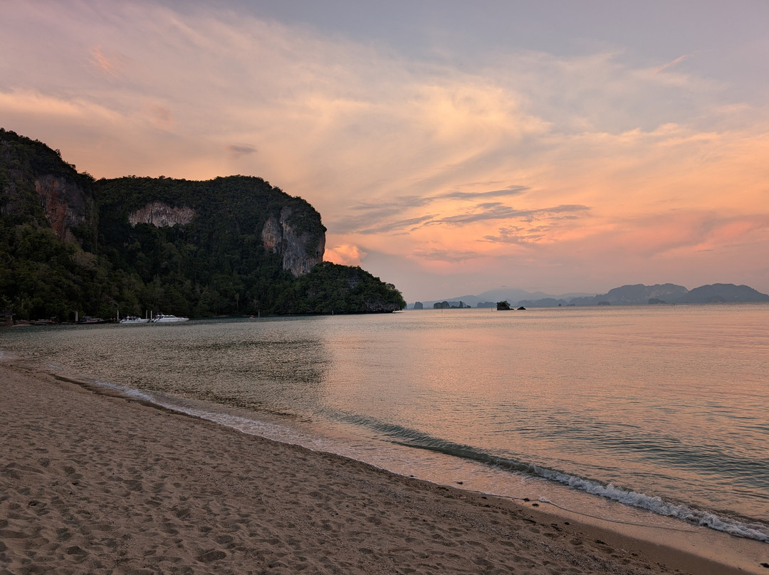 普吉阁遥岛天堂度假村主图