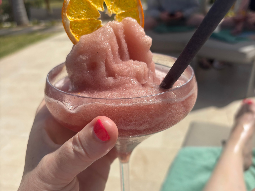 日出玉石酒店-限成人主图