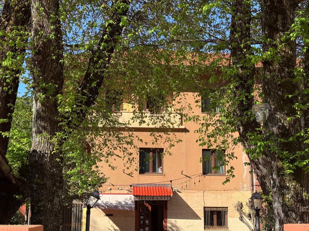 Gadoni酒店住宿-Hotel Moderno