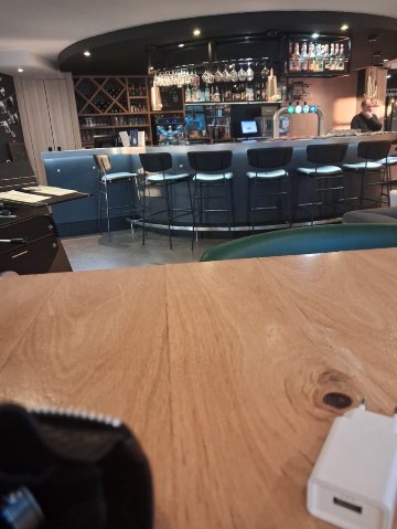 巴黎西苏雷内斯桥康铂酒店-旅行者