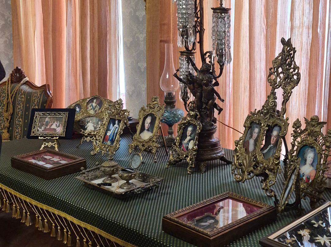 Polezhayevykh House-Borovsk必去景点