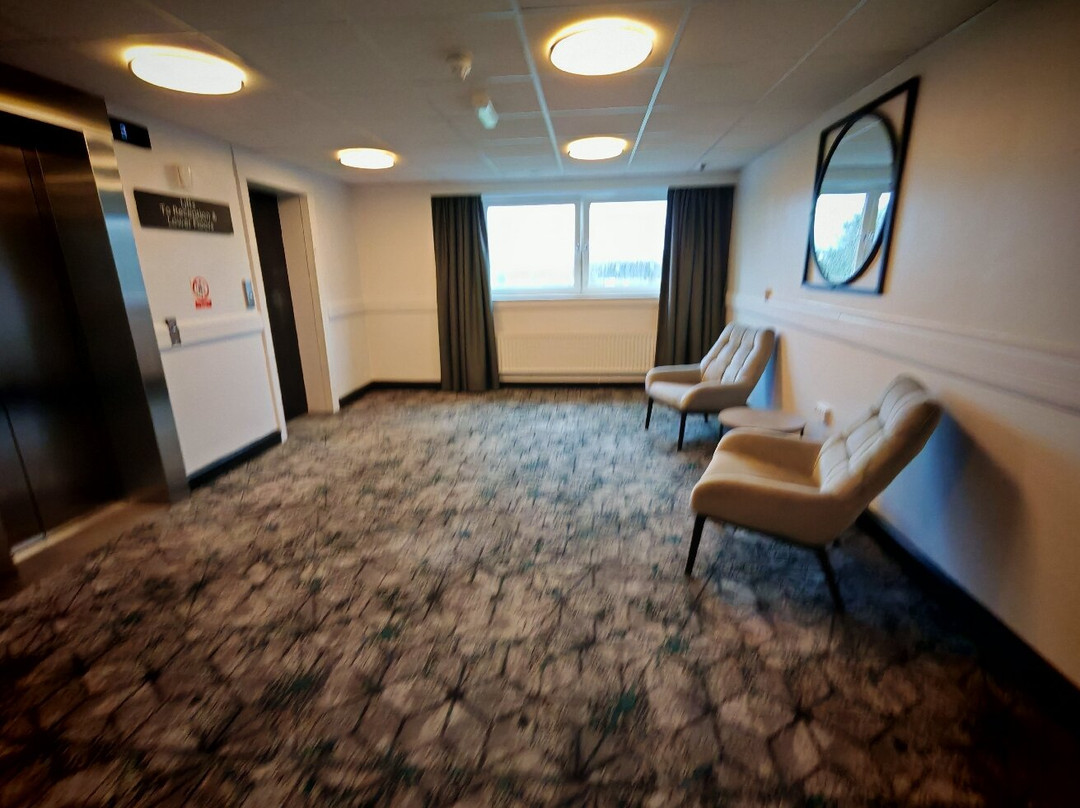 诺曼底酒店主图