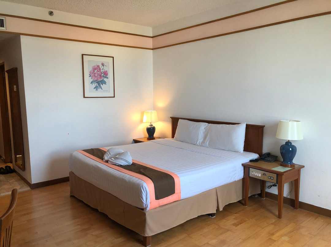 钻石广场苏拉塔尼酒店主图