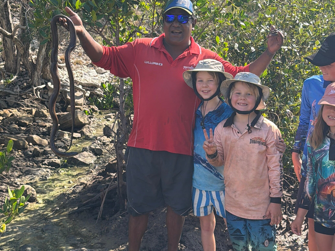 Southern Cross Cultural Tours at Lullumb-Dampier Peninsula必去景点