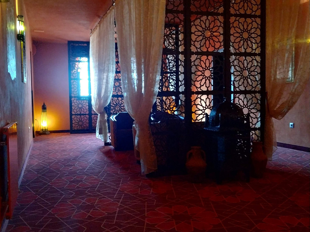 Meses Shiraz Hotel主图