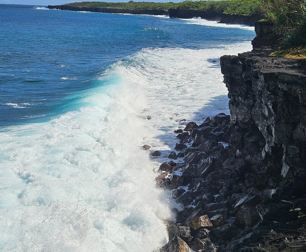 Coastal Lava Cliff Walk-Upolu必去景点