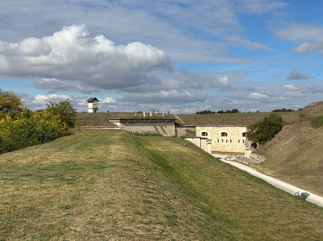 Monostori Fort-Komarom必去景点