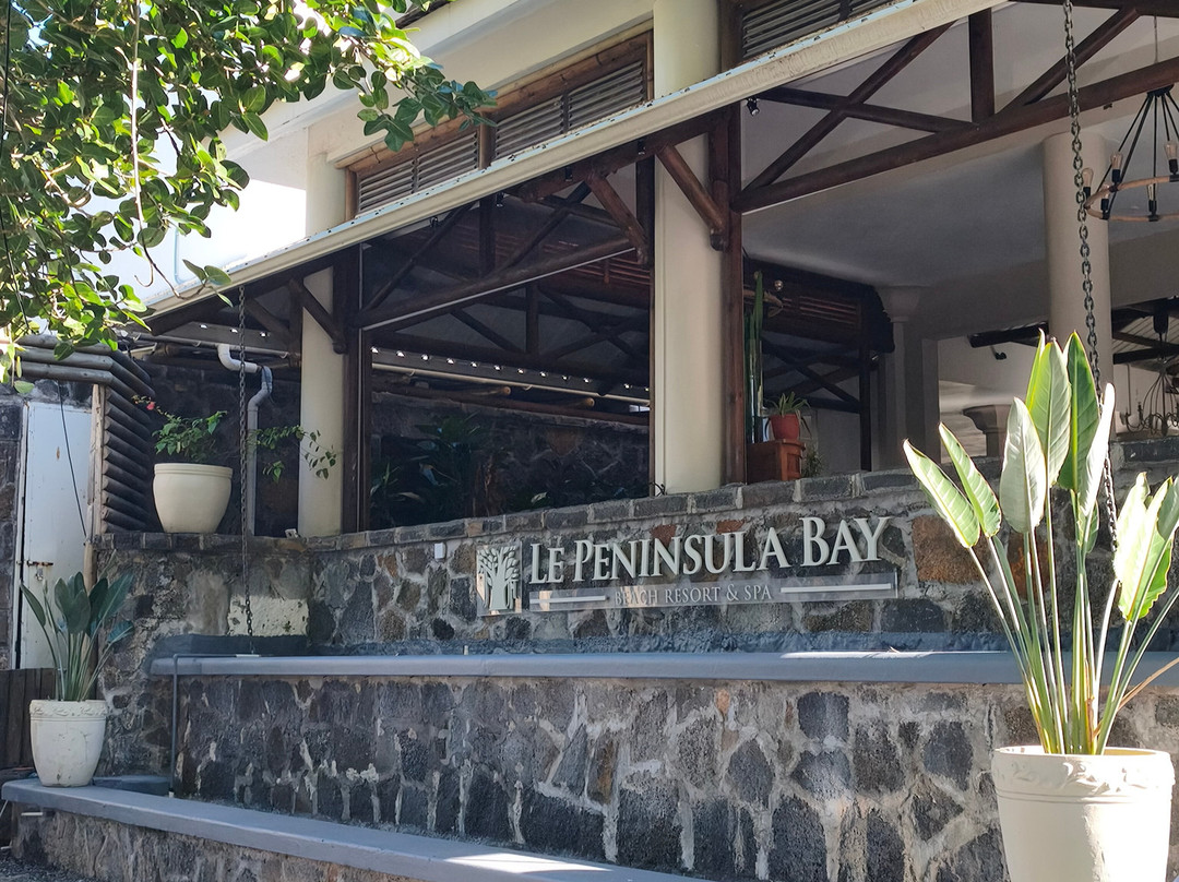 半岛海湾海滩Spa度假酒店主图