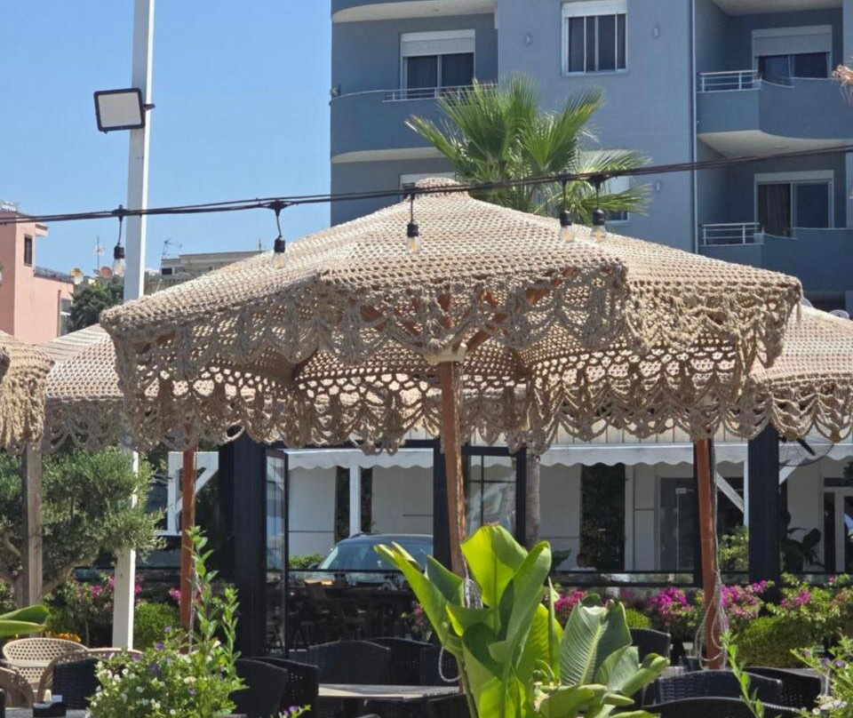 Sazani Hotel & Apartments