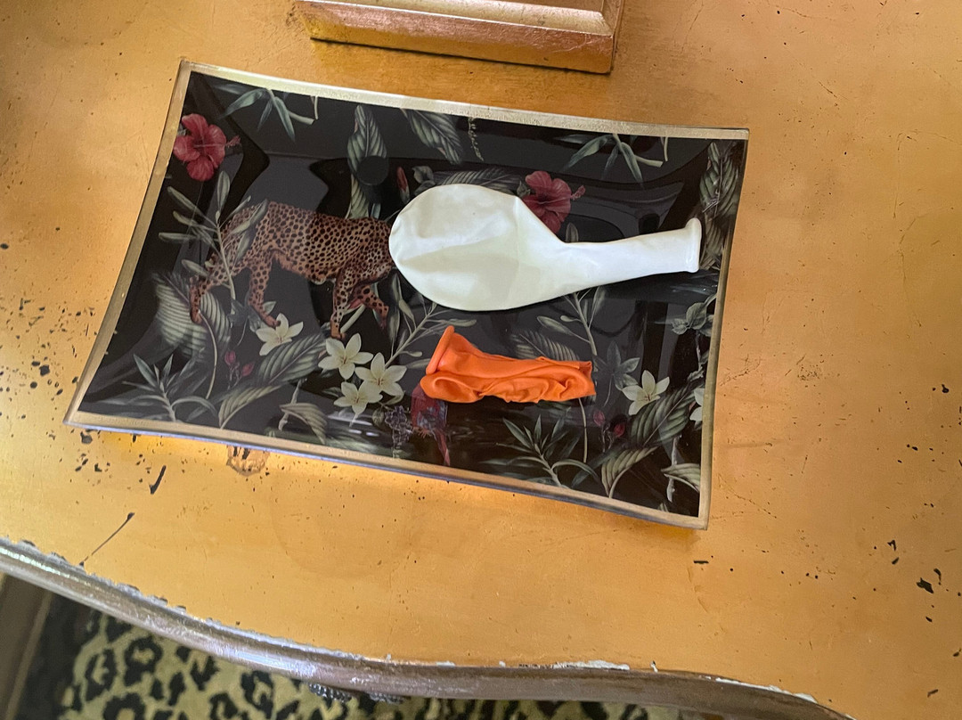 惊喜酒店主图