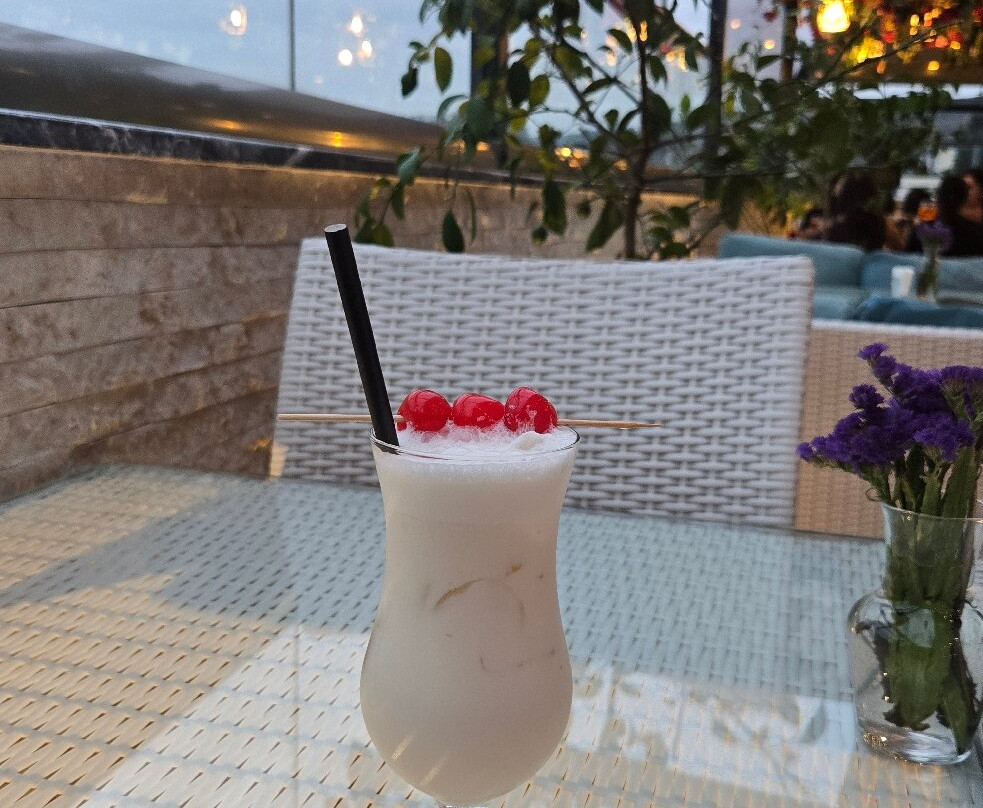 第比利斯河畔酒店主图