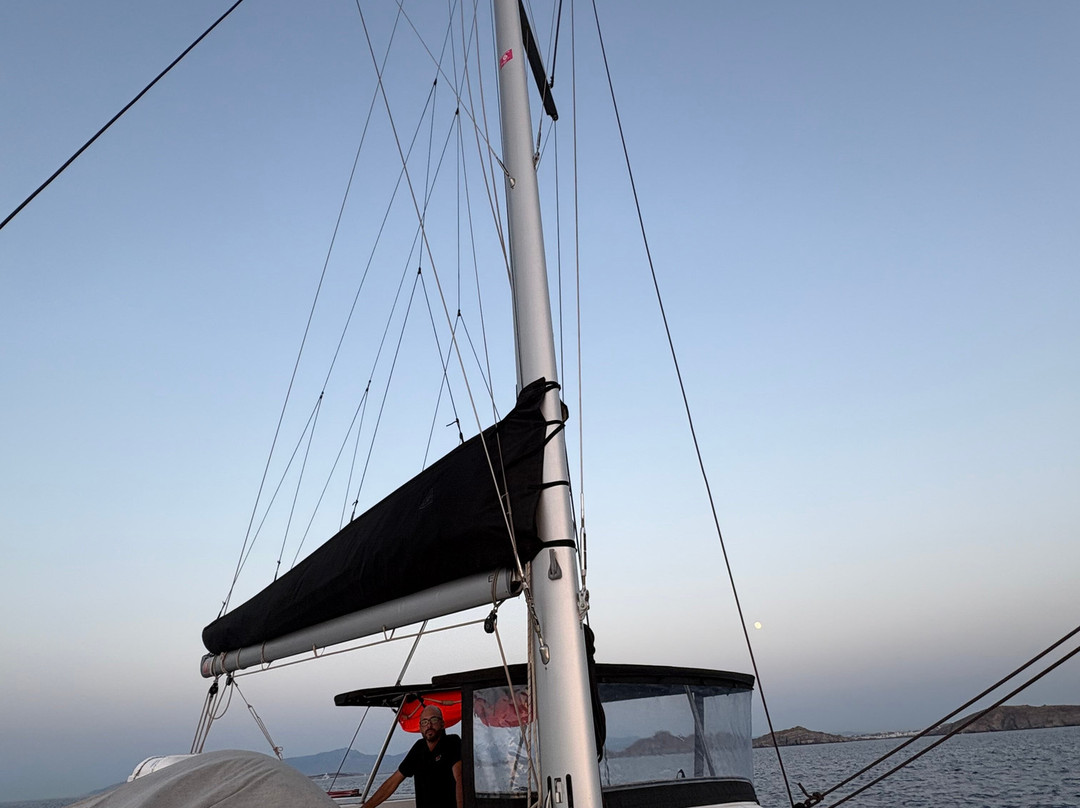 Luxury Sailing Catamaran Half Day Cruises in Naousa Bay-Naousa必去景点