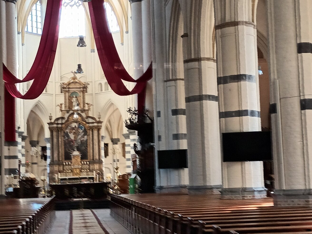 Sint Petrusbasiliek-Oirschot必去景点