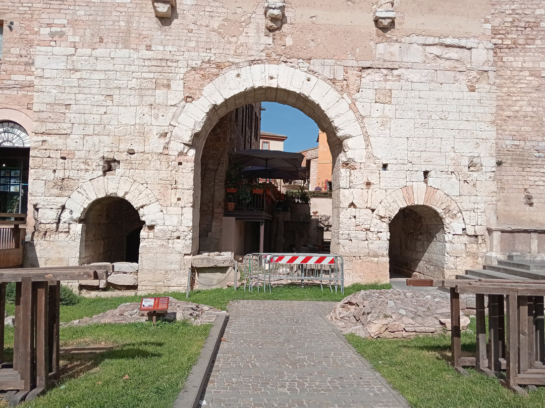 Porta Consolare-Spello必去景点