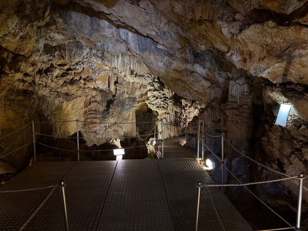 Sfentoni Cave-Zoniana必去景点