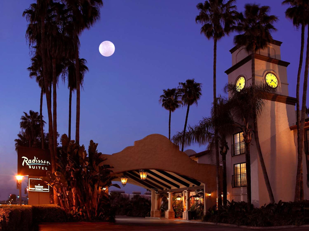 布埃纳帕克丽笙套房酒店