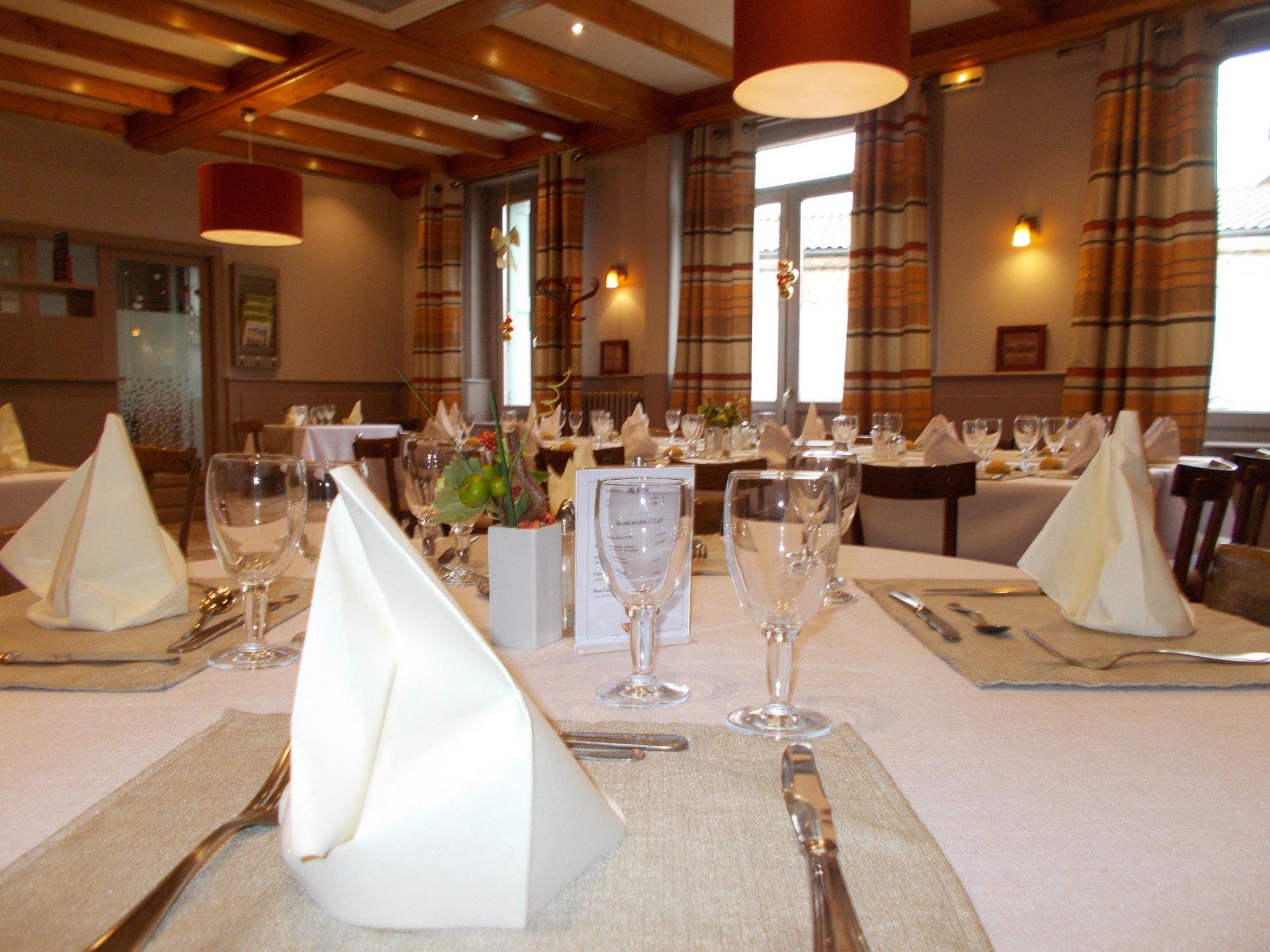 Hôtel Restaurant Le Dolmen-客卧