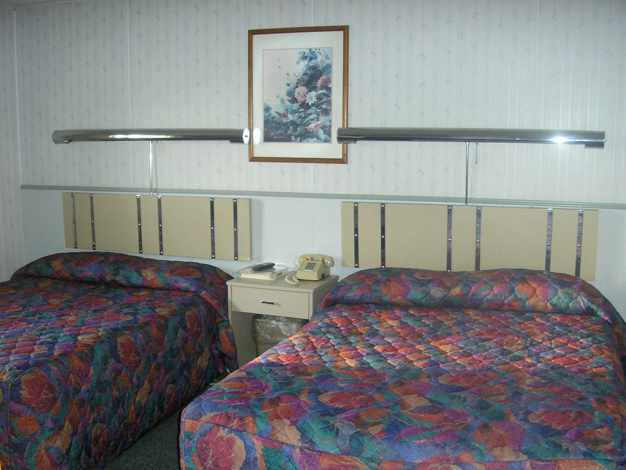 Crest Inn-官方