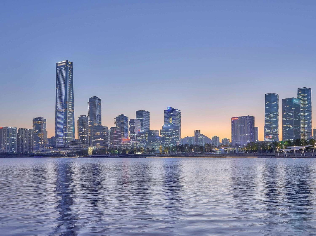 深圳鹏瑞莱佛士酒店主图