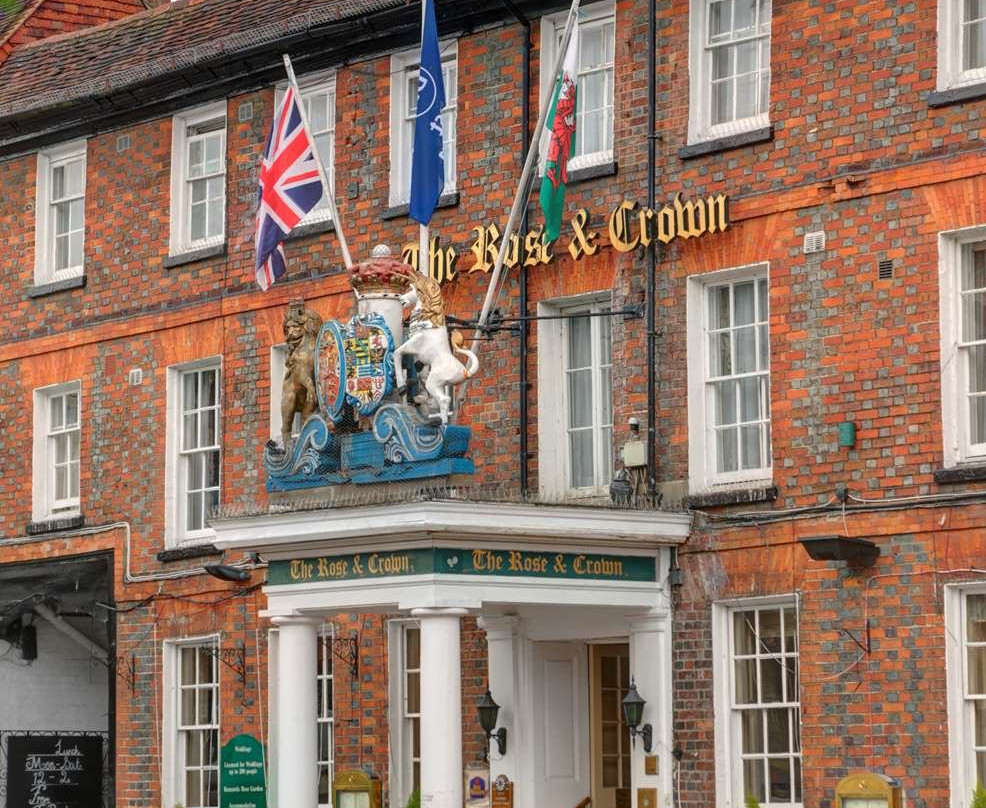 The Rose And Crown Hotel主图