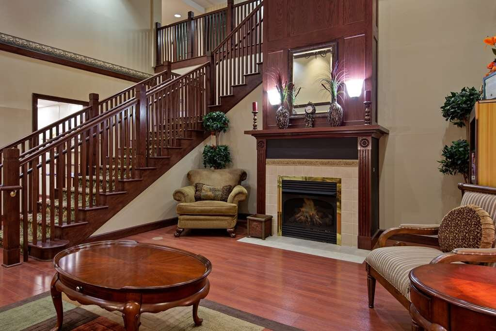 Comfort Inn & Suites Hampton Near Coliseum主图